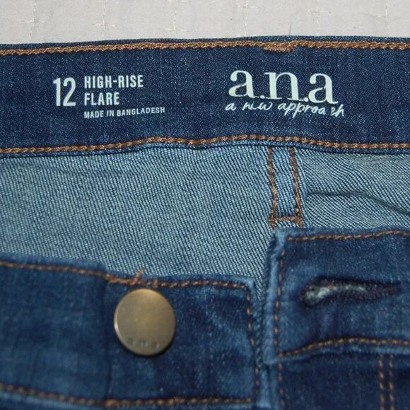 a.n.a. High Rise, Flare Jeans - Picture 4 of 7